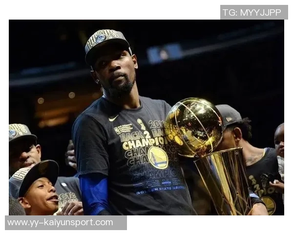 GM调查揭示关键时刻谁能投中致胜球库里居首杜兰特哈利紧随其后 GM调查揭示关键时刻谁能投中致胜球库里居首杜兰特哈利紧随其后