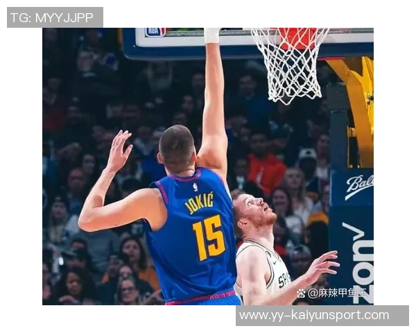 奎因昨日表现抢眼贡献12分8板7助4断小乔丹鼓励他勇敢接受采访表扬