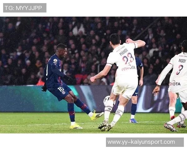 登贝莱神仙吊射令里尔门将傻眼躺球门内沉思人生瞬间成笑谈