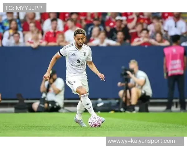 曼联今日训练亮点库尼亚笑容满面伤势恢复良好 曼联今日训练亮点库尼亚笑容满面伤势恢复良好