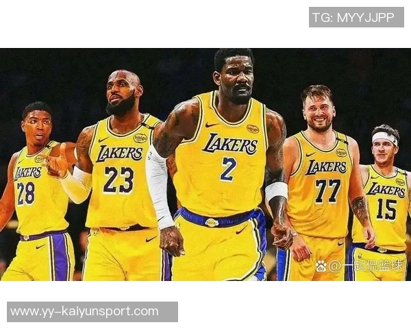 艾顿谈篮球哲学:得分与出手数不重要我信任东契奇詹姆斯和里夫斯的能力 艾顿谈篮球哲学:得分与出手数不重要我信任东契奇詹姆斯和里夫斯的能力