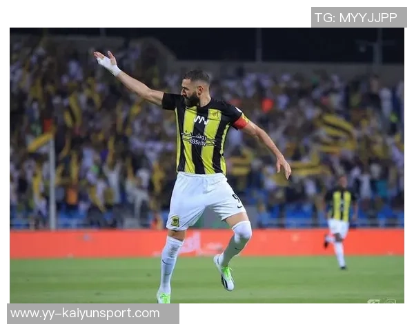 本泽马回应传闻称要求吉达联合签索拉里纯属记者幻想