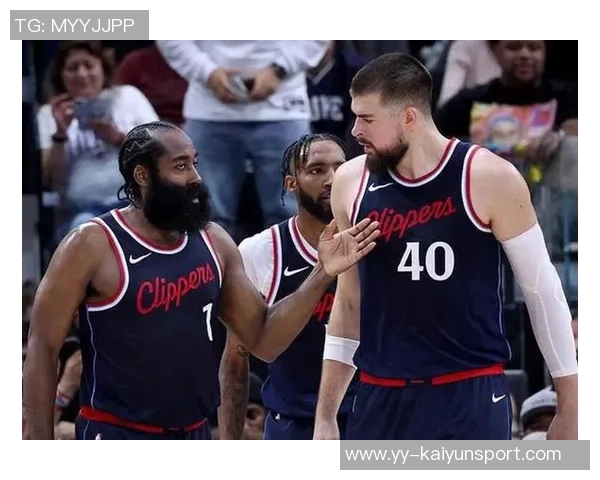 比尔谈快船新赛季展望与小卡哈登祖巴茨默契十足令人期待 比尔谈快船新赛季展望与小卡哈登祖巴茨默契十足令人期待